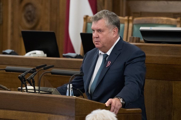 GAIDOT LIELO SOLĪŠANU